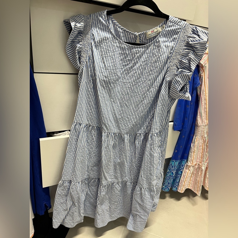 Large vineyard vines luxetic dress